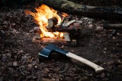 Fiskars Norden N10 Universalaxt + Schleifer 23 Fiskars Norden N10 Universalaxt + Schleifer -Zipo Camping Geschaft F1052276 50 fiskars