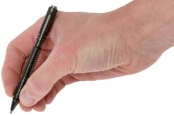 Rick Hinderer Spiral Investigator Pen, Stonewash-schwarzes DLC, Taktischer Stift Aus Rostfreiem Stahl 9 Rick Hinderer Spiral Investigator Pen, Stonewash-schwarzes DLC, Taktischer Stift Aus Rostfreiem Stahl -Zipo Camping Geschaft HRK INVP SPR SSBL 04 rick hinderer knives