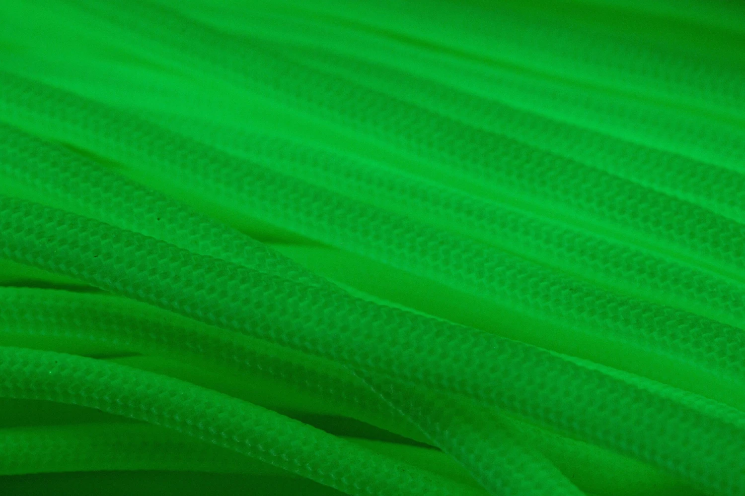 Knivesandtools 550 Paracord Typ III, Farbe: Paraglow White, 100 Ft (30,48 M) 4 Knivesandtools 550 Paracord Typ III, Farbe: Paraglow White, 100 Ft (30,48 M) – Bild 2