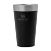 Stanley The Adventure The Stacking Beer Pint 10-02282-058 Matte Black Pebble, Trinkbecher, 470 Ml 2 Stanley The Adventure The Stacking Beer Pint 10-02282-058 Matte Black Pebble, Trinkbecher, 470 Ml -Zipo Camping Geschaft PI10 02282 058 01 stanley