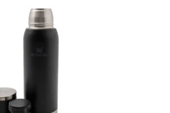 Stanley The Adventure To-Go Bottle 750 Ml, Black, Thermosflasche 8 Stanley The Adventure To-Go Bottle 750 Ml, Black, Thermosflasche -Zipo Camping Geschaft PI10 10818 010 03 stanley