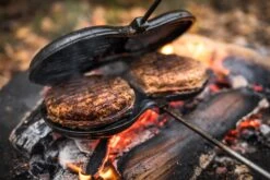 Petromax Eisen Um Burger Zu Grillen Aus Gusseisen 11 Petromax Eisen Um Burger Zu Grillen Aus Gusseisen -Zipo Camping Geschaft Petromax bg iron202